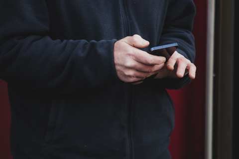 Como escolher um celular custo-benefício em 2026