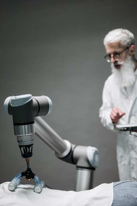 Como funcionam os robôs cirúrgicos de última geração